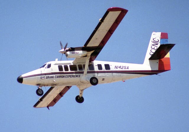 N142SA - De Havilland