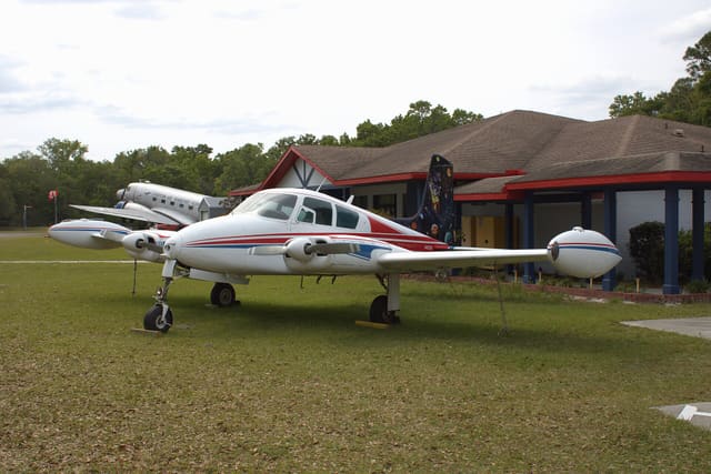 N4875B - Twin-engine aircraft