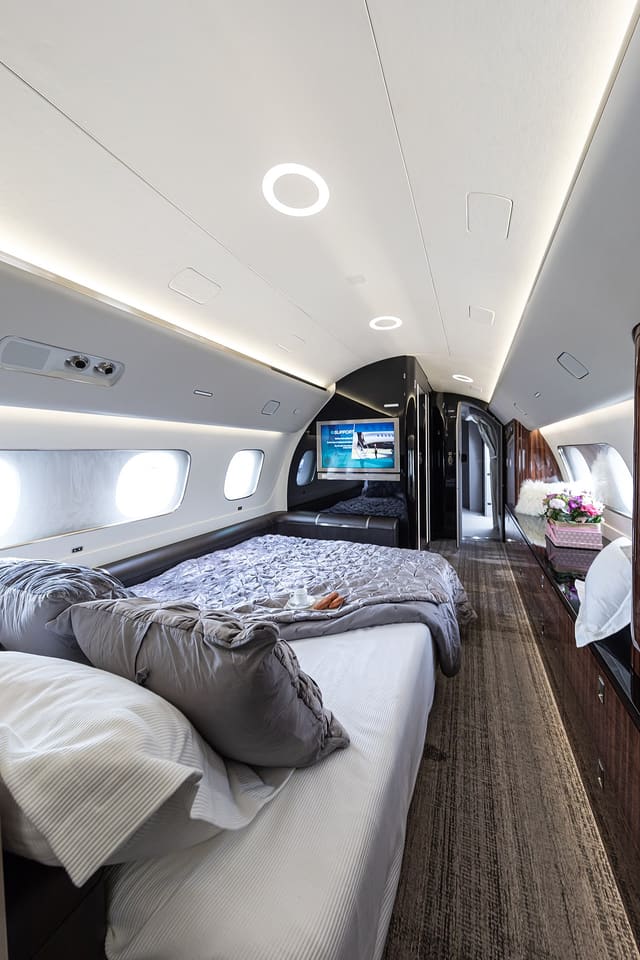 N727EE - Business jet