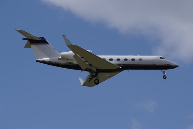 N59CF - Business jet