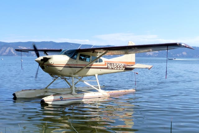N4833C - Floatplane
