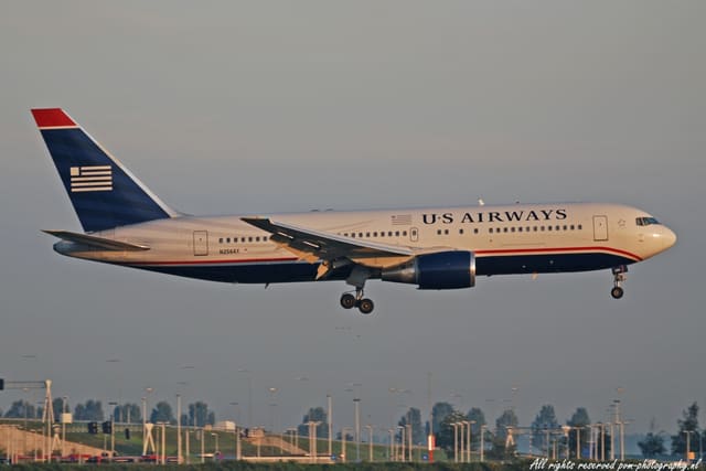 N256AY - Twin-engine aircraft