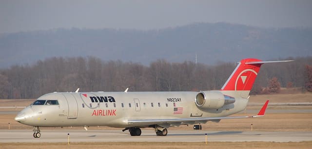 N823AY - Bombardier