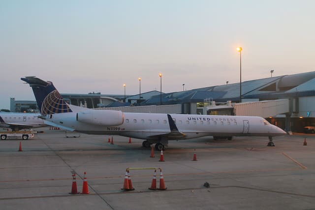 N11199 - Aircraft