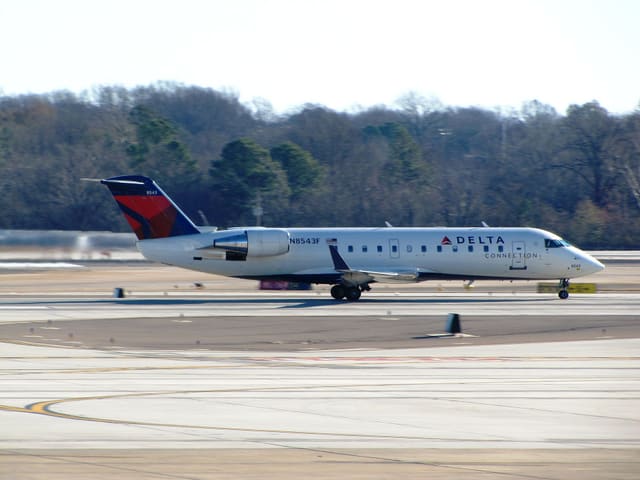 N8543F - Twin-engine aircraft