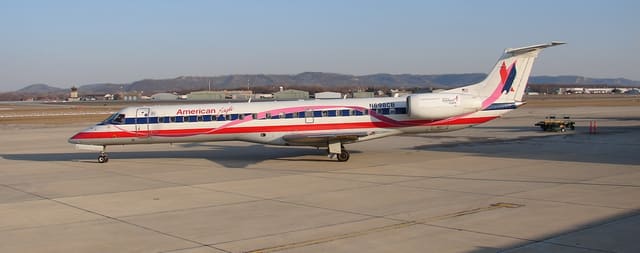 N698CB - Embraer