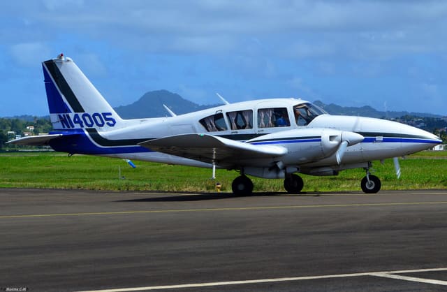 N14005 - Twin-engine aircraft