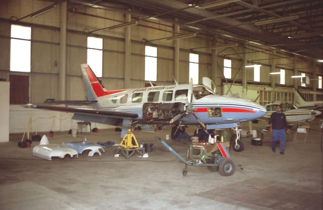G-BGOY - Twin-engine aircraft