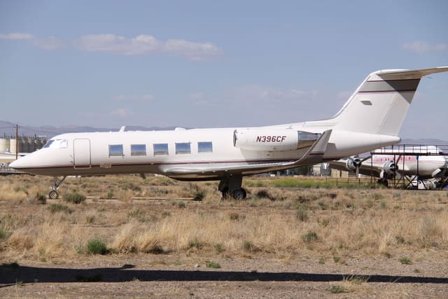 N396CF - Business jet