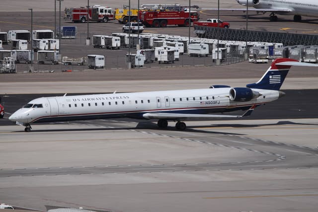 N909FJ - Twin-engine aircraft