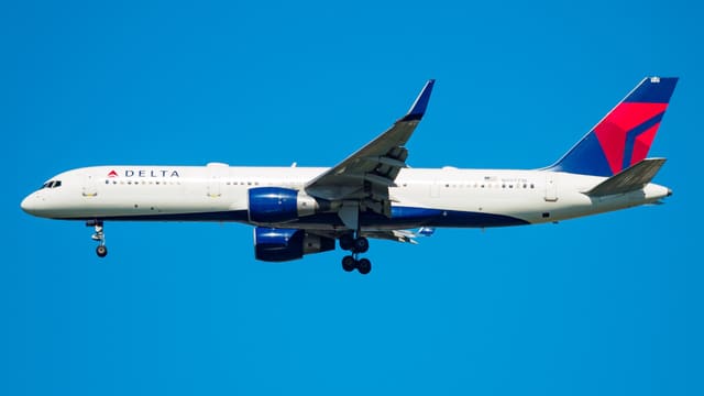 N707TW - Twin-engine aircraft