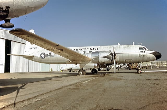 N9030V - Twin-engine aircraft