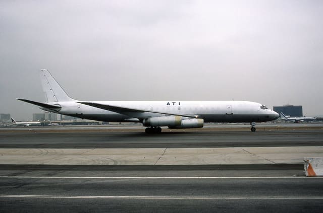 N735PL - Twin-engine aircraft