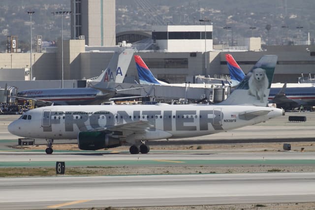 N938FR - Twin-engine aircraft