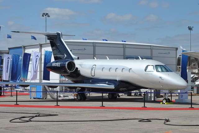 N801EE - Business jet