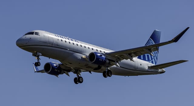 N84307 - Twin-engine aircraft