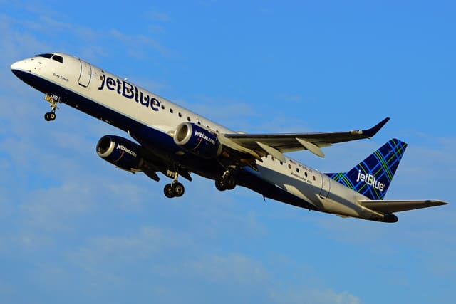 N316JB - Embraer