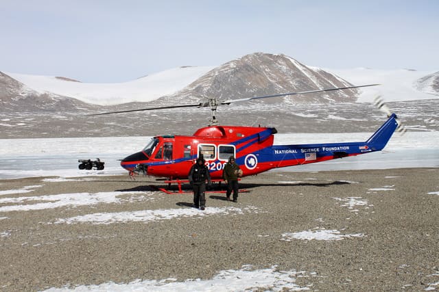 N3208H - Helicopter