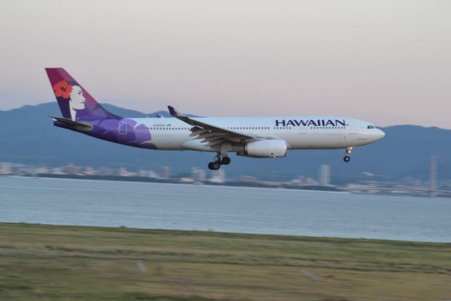 N380HA - Twin-engine aircraft
