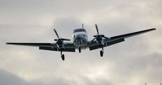 N362MC - Twin-engine aircraft