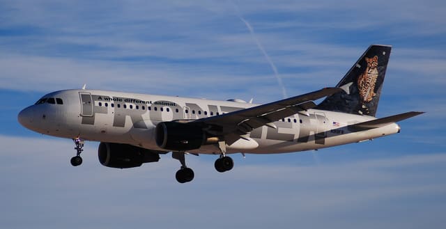 N919FR - Twin-engine aircraft