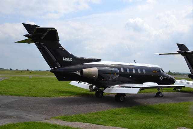 N19UG - Business jet