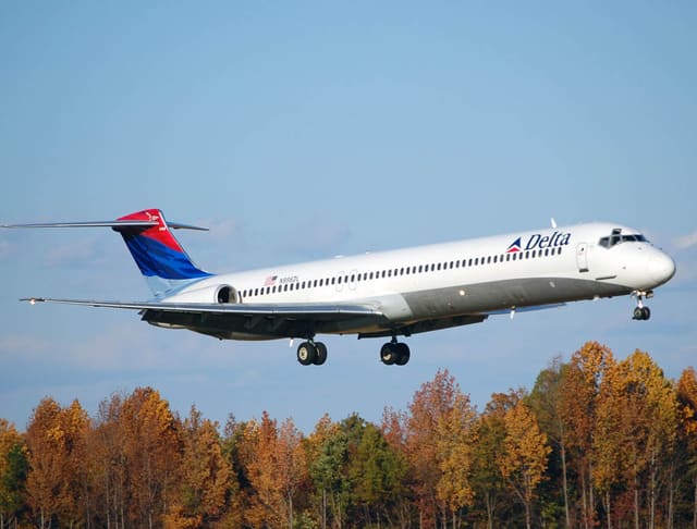 N996DL - Twin-engine aircraft
