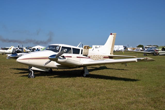 N8854Y - Twin-engine aircraft