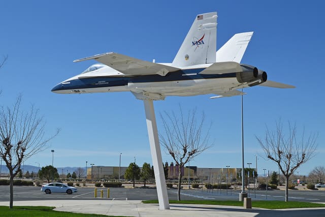 N842NA - Twin-engine aircraft