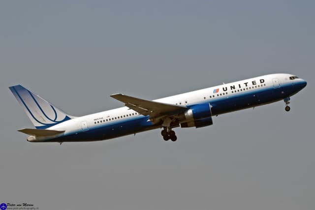 N657UA - Boeing