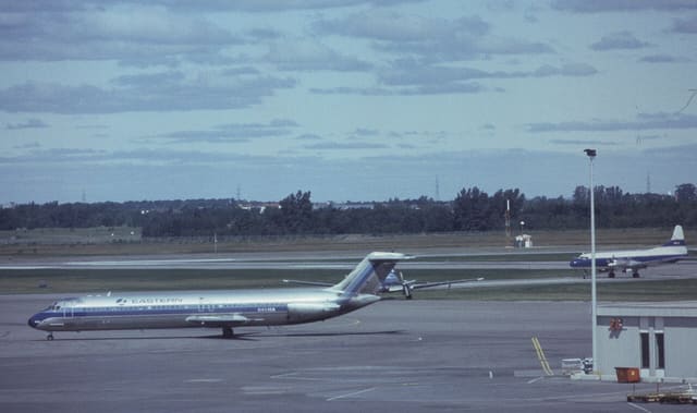 N404EA - Douglas