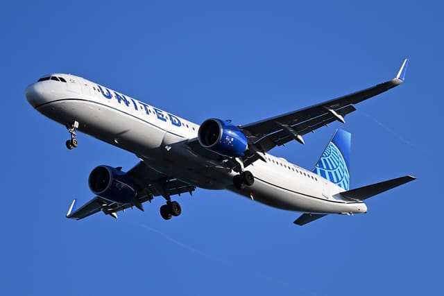 N24505 - Twin-engine aircraft