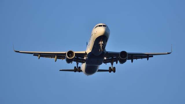 N937JB - Twin-engine aircraft