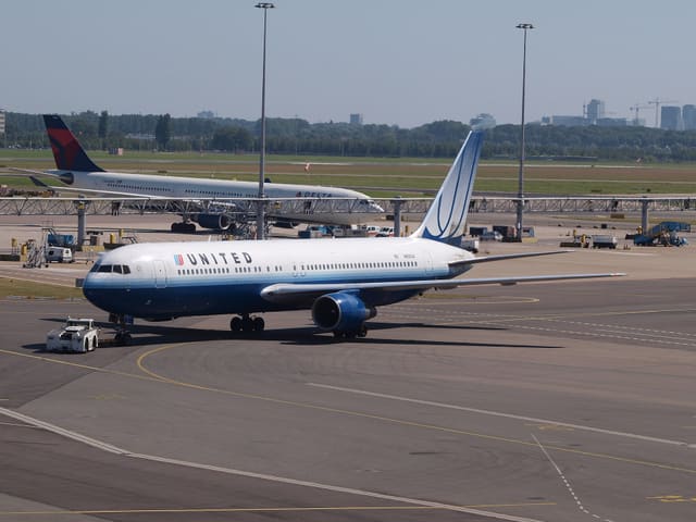 N655UA - Boeing