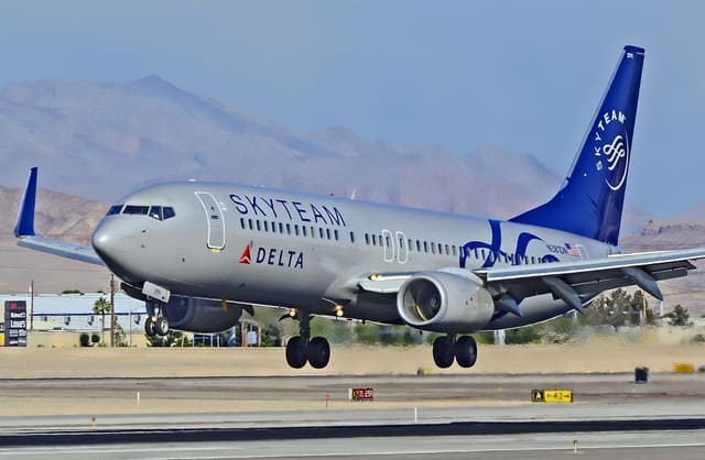 N381DN - Twin-engine aircraft
