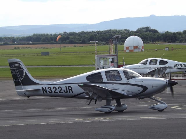 N322JR - Cirrus