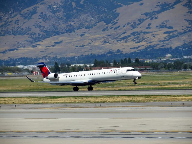N823SK - Bombardier