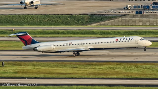 N940DL - Douglas