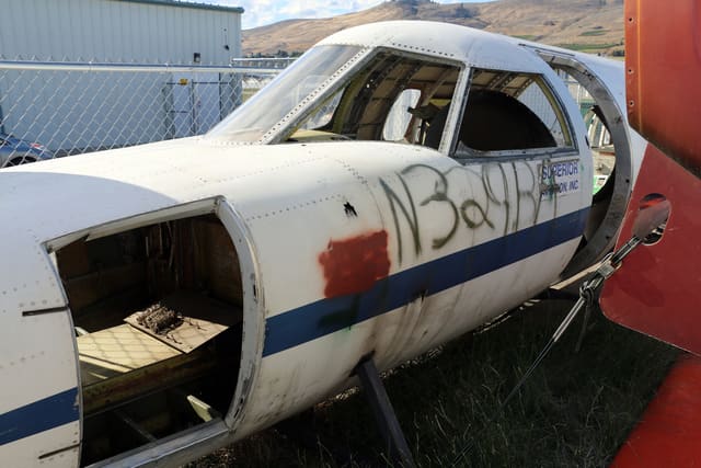 N329BA - Twin-engine aircraft