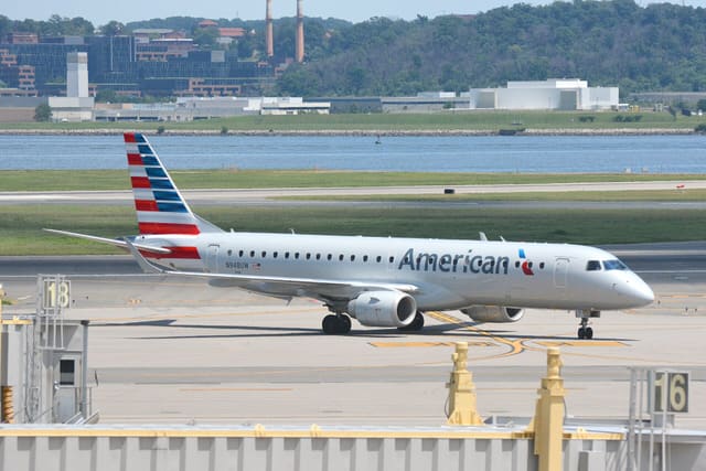 N948UW - Embraer