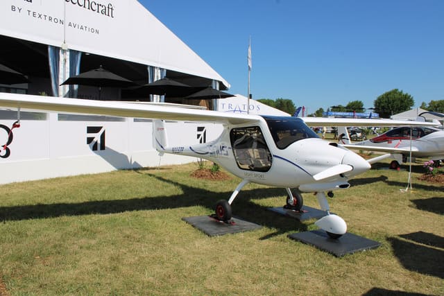 N1137P - Beechcraft