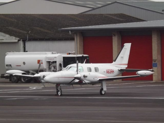 N83RH - Twin-engine aircraft