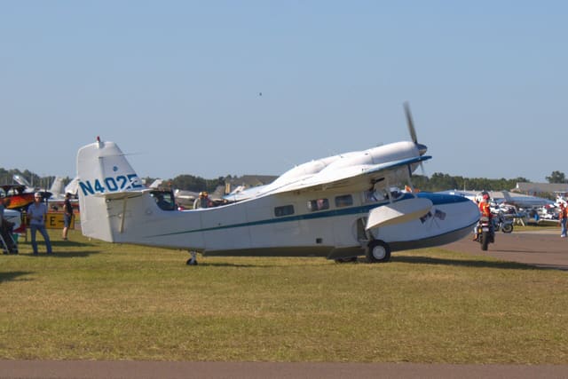 N402E - Aircraft