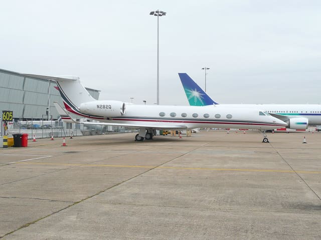 N282Q - Business jet
