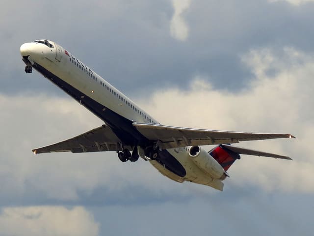 N906DE - Aircraft