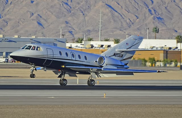 N20UA - Business jet
