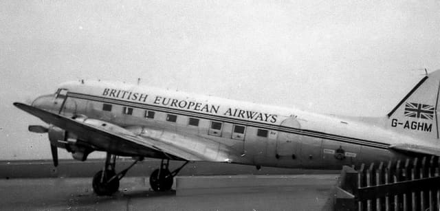 G-AGHM - Twin-engine aircraft
