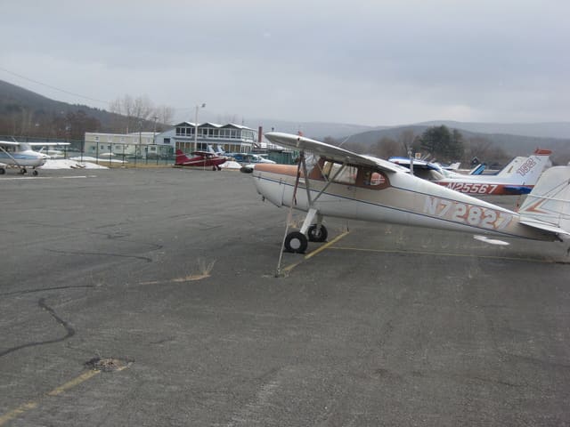 N72827 - Single-engine aircraft