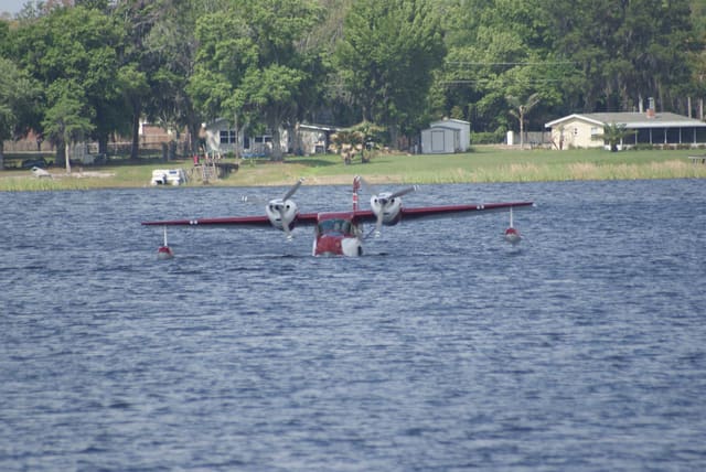 N144GW - Twin-engine aircraft
