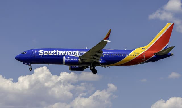 N8811L - Boeing